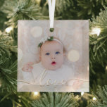 Ornement En Verre Mon bébé photo<br><div class="desc">Photo de votre bébé sur un ornement en verre carré. Téléchargez votre propre image pour créer des ornements d'arbres de Noël pour vous-même ou offrez-en un cadeau à votre famille, vos amis, vos parents et vos grands-parents ! Le mot amour dans un script chèque est présenté sur votre photo à...</div>