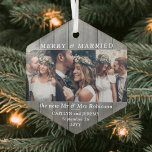 Ornement En Verre N'Importe Quel Texte 3 Photo Joyeux & Marié Grey F<br><div class="desc">Célébrez une 1ère fête joyeuse comme de jeunes mariés avec un collage photo personnalisé 3 "Joyeux & Marié" en faux bois gris en forme d'hexagone ornement en verre. Les images et tous les textes sur ce modèle sont simples à personnaliser à "Notre premier Noël, "Merrily Ever After, " ou autre...</div>