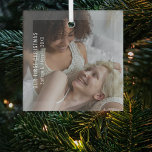 Ornement En Verre Notre première photo de Noël<br><div class="desc">Célébrez votre premier Noël avec une élégante décoration personnalisée de sapin de Noël en verre! Ce magnifique ornement présente votre photo préférée et texte personnalisé, personnalisé avec vos deux noms et l'année spéciale. Donnez à votre manteau une touche personnalisée avec une décoration unique et significative qui rappelle l'amour que vous...</div>