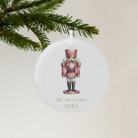Ornement En Verre Nutcracker rose blanc<br><div class="desc">Arrière - plan blanc,  et un noisette rose. Personnalisez et ajoutez un nom et une année.</div>