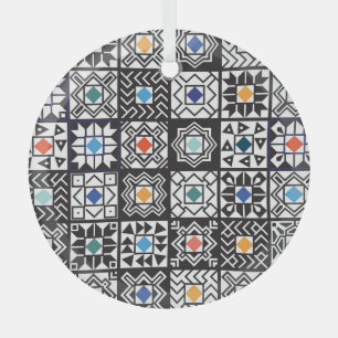 Ornement En Verre Patchwork Maori : Ethnic Carpet Design.