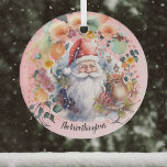 Ornement En Verre Père Noël Birds and Flowers on Light Red Name Mono<br><div class="desc">Cette décoration est composée d'un Père Noël à l'allure vieillotte, avec quelques flocons de neige, qui se fond dans une bordure de belles fleurs. Un oiseau avec une couronne de fleurs, et quelques petites maisons d'oiseaux, sont présentés dans le précédent. Votre nom ou message de Noël apparaît à l'écran en...</div>