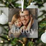 Ornement En Verre Typographie de la superposition de Cute Daddy<br><div class="desc">Joli papa ornement de Noël en verre. Conception avec une photo de votre choix avec le texte 'DADDY' en lettrage transparent tendance en bas avec une ligne supplémentaire pour ajouter du texte, que ce soit un message personnel, c'est-à-dire que nous vous aimons, fête des pères heureuse, joyeux noël ou nom(s)...</div>