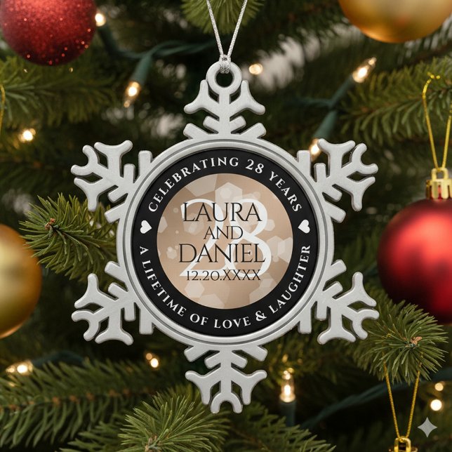 Ornement Flocon De Neige 28e anniversaire du Mariage de lin élégant (28th Linen Wedding Anniversary Snowflake Pewter Ornament Cover Photo)