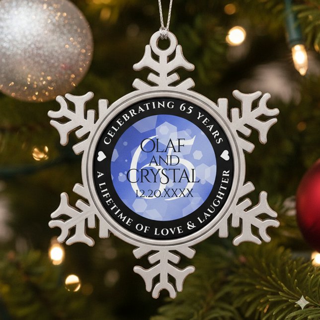 Ornement Flocon De Neige 65e anniversaire de l'élégant Mariage Blue Sapphir (65th Blue Sapphire Wedding Anniversary Snowflake Pewter Ornament Cover Photo)