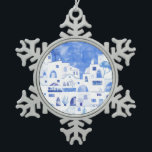 Ornement Flocon De Neige Aquarelle Santorin Grèce<br><div class="desc">Une aquarelle bleue et blanche représentant Oia sur la belle île grecque de Santorin. Art original de Nic Squirrell.</div>