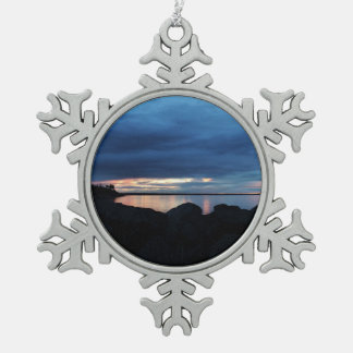 Ornement Flocon De Neige Au delà des roches