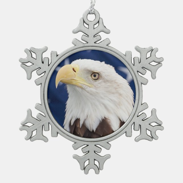 Ornement Flocon De Neige Bald Eagle avec le drapeau américain (Devant)