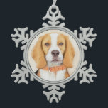 Ornement Flocon De Neige Beagle Hound Dog Peinture Animal Art original<br><div class="desc">Ce tableau plein de charme présente le portrait d'un Beagle d'animal de compagnie. Notre spécialité réside dans l'artisanat original basé sur la nature et les animaux. Que ce soit pour vous-même ou comme un cadeau réfléchi pour vos amis amateurs de chien, cette pièce promet d'apporter de la joie. Libérez votre...</div>