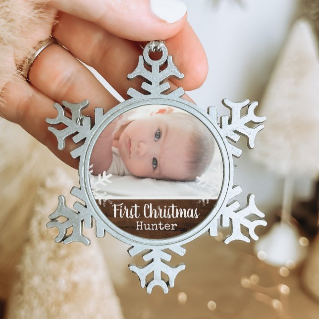 Ornement Flocon De Neige Bébé rustique Premier Noël Flocon de neige Marron  (Rustic snowflake baby holiday keepsake photo ornament perfect for gifts to bring joy to others.)