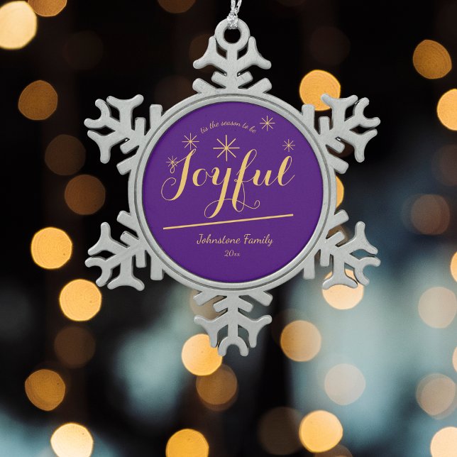 Ornement Flocon De Neige "c'est la saison d'être Joyeux" Cool Gite Cadeau (Customize these Joyful Purple Snowflake Pewter Christmas Ornaments to make them your own.)