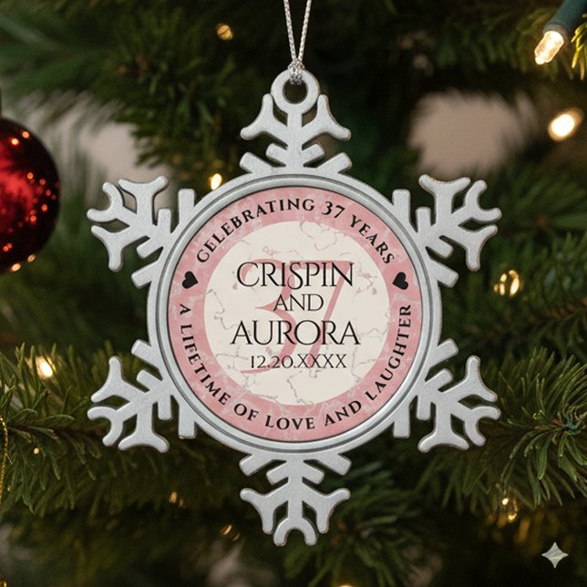 Ornement Flocon De Neige Élégant 37e anniversaire du Mariage Alabaster (37th Alabaster Wedding Anniversary Snowflake Pewter Ornament Cover Photo)