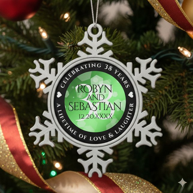 Ornement Flocon De Neige Élégant 38e anniversaire du Mariage Emeraude (38th Emerald Wedding Anniversary Snowflake Pewter Ornament Cover Photo)