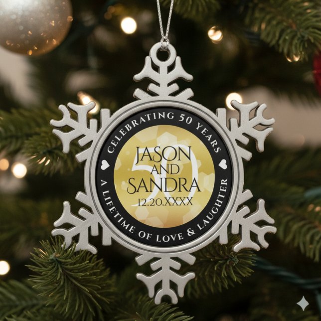 Ornement Flocon De Neige Élégant 50e anniversaire de Mariage d'or (50th Golden Wedding Anniversary Snowflake Pewter Ornament Cover Photo)