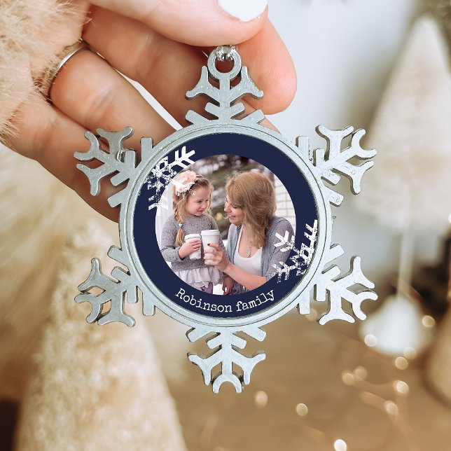 Ornement Flocon De Neige Famille Flocon de Neige Navy (Rustic snowflake family holiday keepsake photo ornament perfect for gifts to bring joy to others.)