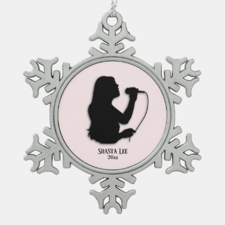 Ornement Flocon De Neige Femme Chanteur rose Nom personnel et date