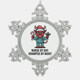 Ornement Flocon De Neige Infirmière le jour, Krampus la nuit Infirmière en