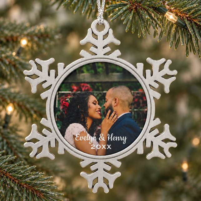 Ornement Flocon De Neige Mariage simplement élégant photo monogramme script (Créateur téléchargé)