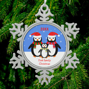 Ornement Flocon De Neige Noël de bébé de famille de pingouin premier vot