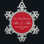 Ornement Flocon De Neige Notre premier Noël comme M. et Mme Snowflake<br><div class="desc">Notre premier Noël comme M. et Mme Snowflake Ornament</div>