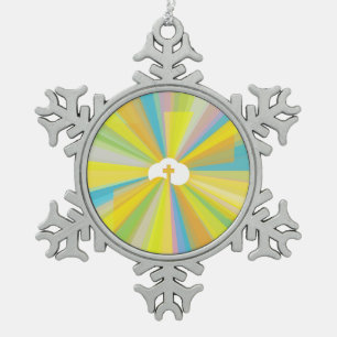 Ornement Flocon De Neige Nuage et croix avec des rayons de lumière colorés
