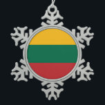 Ornement Flocon De Neige Ornement de flocons de neige avec drapeau lituanie<br><div class="desc">Fêtez la saison des fêtes avec fierté nationale en utilisant ce charmant ornement de flocon de neige avec le drapeau de la Lituanie! Conçu pour mêler une élégance festive à une signification culturelle, cet ornement présente le tricolore jaune, vert et rouge vibrant de Lituanie, au coeur d'un design de flocs...</div>