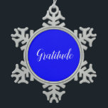 Ornement Flocon De Neige Ornement de gratitude<br><div class="desc">"High Vibes" - Il s'agit d'une collection d'ornements arborés contenant des mots de vibrations émotionnelles élevées. Inclure les mots suivants : Bonheur,  Gratitude,  Amour,  Liberté,  Compassion,  Joie,  Gentillesse,  Connaissance,  Acceptation</div>