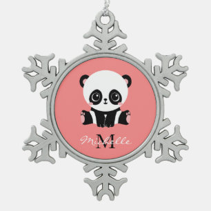 Ornement Flocon De Neige Panda à assise mignonne Monogramme personnalisée