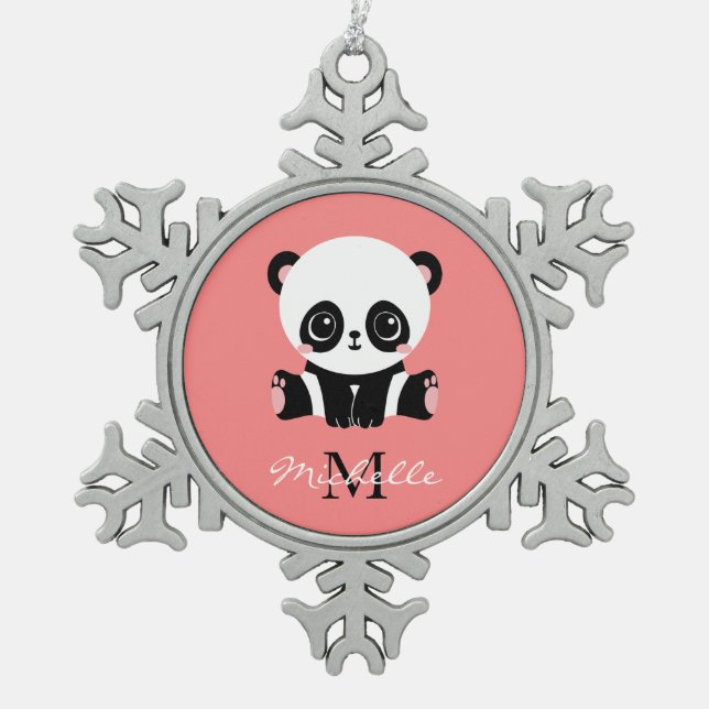 Ornement Flocon De Neige Panda à assise mignonne Monogramme personnalisée (Devant)