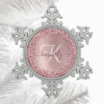Ornement Flocon De Neige Parties scintillant en métal brossé rose pâle Nom<br><div class="desc">Personnalisez facilement ce chic flocon de neige encadré de décoration de Noël avec une jolie parties scintillant brillante en argent sur un arrière - plan métallique brossé en or rose.</div>