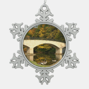 Ornement Flocon De Neige Pont arc-en-ciel en automne au Grove City College