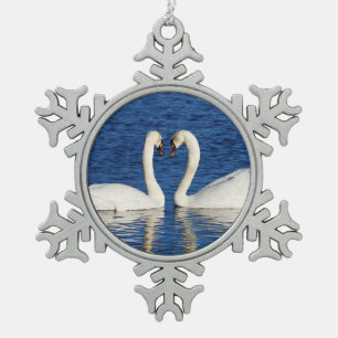 Ornement Flocon De Neige Signe blanc de coeur de forme de deux cygnes