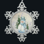 Ornement Flocon De Neige "Snowman en chute de neige" avec lapin et arbres<br><div class="desc">Célébrez la magie de la saison avec ce charmant ornement de Noël en étain avec un bonhomme de neige joyeux debout dans la neige qui tombe, avec un petit lapin doux à côté. Encadré de pins majestueux, ce design festif saisit la chaleur et l'émerveillement de l'hiver dans un souvenir intemporel....</div>