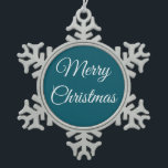 Ornement Flocon De Neige Turquoise foncé et blanc :<br><div class="desc">Ce ornement aura l'air sympa sur ton sapin de Noël. La police élégante est visuellement agréable. Cependant, il se peut que ce ne soit pas votre tasse de thé. Ça va. Vous pouvez effectuer toutes sortes de changements, y compris l'arrière - plan et le message. Travail original; © Sharon Lee...</div>