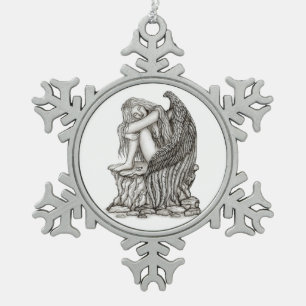Ornement Flocon De Neige Un ange endormi sur la pierre