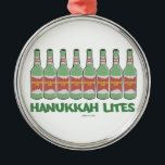 ORNEMENT MÉTALLIQUE CADEAUX DRÔLES DE CHANUKAH HANOUKKA LITES<br><div class="desc">DONNEZ CES CADEAUX DE HANOUKKA LITES À VOS BUVEURS PRÉFÉRÉS QUE L'OMS APPRÉCIENT L'HUMOUR JUIF.</div>