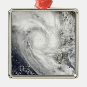 Ornement Métallique Cyclone tropical Fanele au-dessus du Madagascar