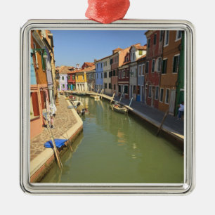Ornement Métallique Cygnes dans un canal, île de Burano, Venise, Itali