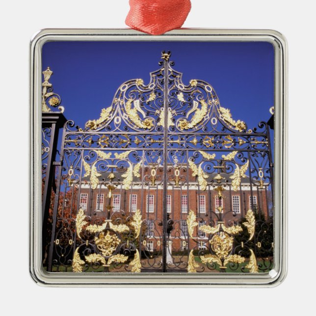 Ornement Métallique Europe, Angleterre, Londres. Porte dorée en dehors (Devant)