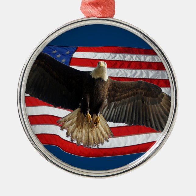 Ornement Métallique Flying Bald Eagle USA Patriotic Gift (Devant)