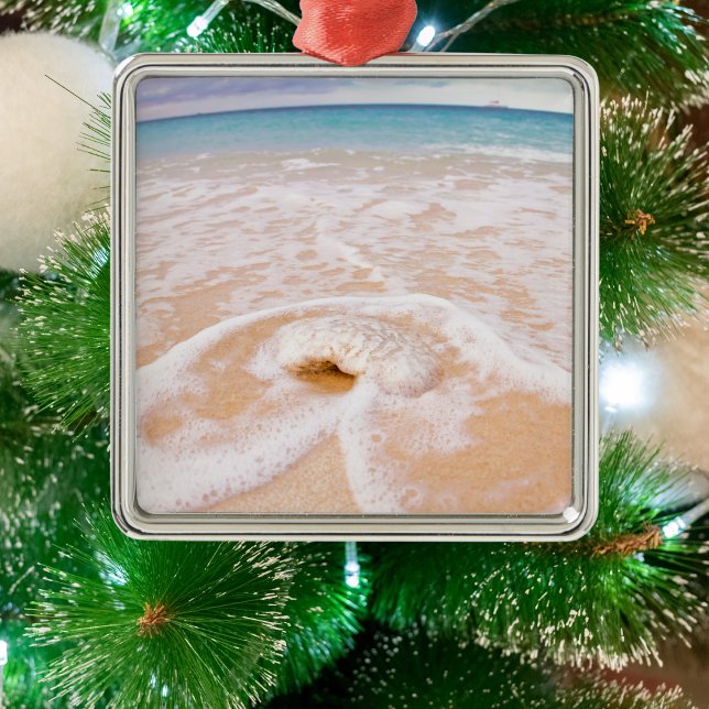 Ornement Métallique Front De Plage Avec Coquillages Îles Caïmans (Créateur téléchargé)