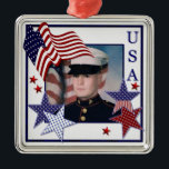 Ornement Métallique KRW Custom Photo Patriotic USA Flag Orament<br><div class="desc">KRW Custom Photo Patriotic USA Flag Ornament. Ajoutez facilement votre propre photo à ce grand ornement de gardien</div>