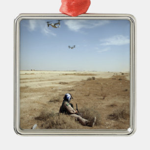 Ornement Métallique Mouche d'Ospreys de MV-22B au-dessus d'hôpital