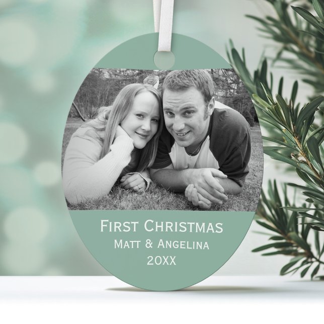 Ornement Métallique Notre première photo de Noël - Mariage ou Fiançail (Personalized First Christmas Ornament)