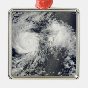 Ornement Métallique Ouragan Felicia et tempête Enrique à l'est de ba