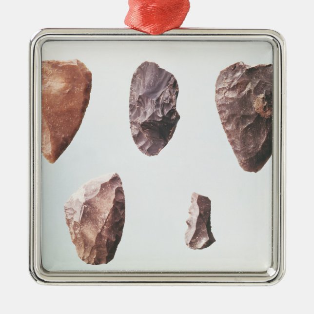 Ornement Métallique Outils en pierre préhistoriques, de Grotte De (Devant)