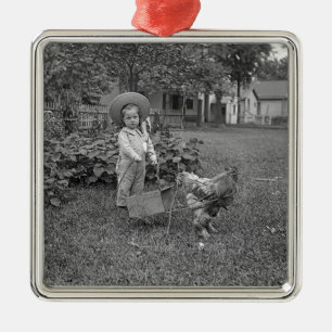 Ornement Métallique Panier à coq adorable des années 1880 dans le jard