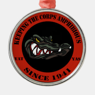 Ornement Métallique Rouge 1941