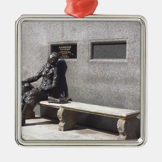 Ornement Métallique Statue d'Eleanor Rigby, Liverpool R-U (Devant)