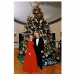 Ornement Photo Sculpture Noël du président américain Bill Clinton et Hillar<br><div class="desc">Bill & Hillary Clinton à la Maison Blanche de Noël, Bill Clinton est un politicien américain de l'Arkansas qui a été le 42ème président des Etats-Unis (1993-2001). Il a pris ses fonctions à la fin de la Guerre froide et a été le premier président de génération de baby-boomers. — Pendant...</div>